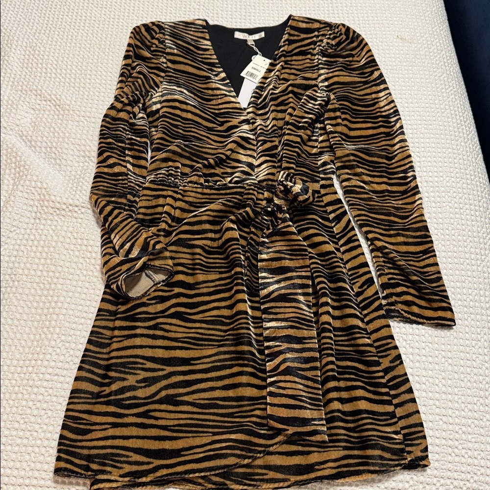 NWT wayf faux wrap v neck plunge mini dress small animal print zebra velvet - Picture 4 of 7